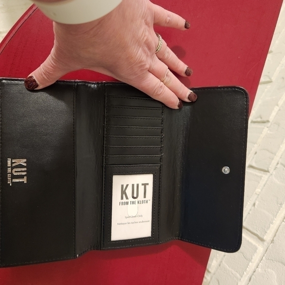 Kut From The Kloth Wallet - Picture 4 of 6